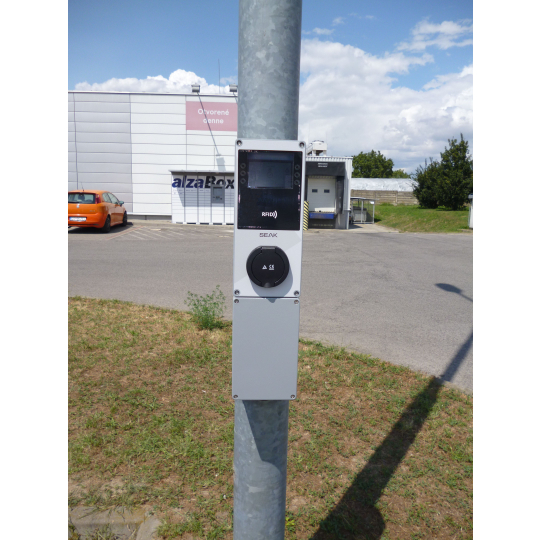 Charging station Polecharger - Greenway Infrastructure s.r.o.